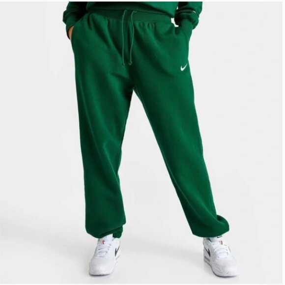 Nike Sweatpants in Kelly Green - Picture 1 of 5